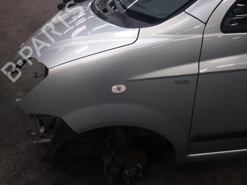 Guarda-lamas esquerdo CHEVROLET MATIZ (M200, M250) 1.0 (67 hp) 32362948