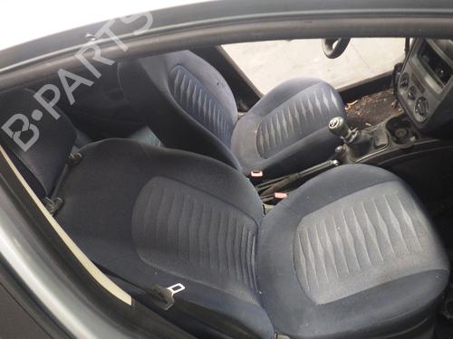 Used Right front seat FIAT GRANDE PUNTO (199_) 1.4 (199AXB11, 199AXB1A, 199BXB1A, 199AXL1A) (77 hp) 27684146
