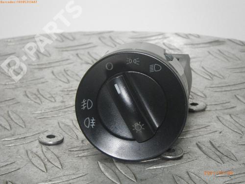 Used Headlight switch VW POLO (9N_, 9A_) 1.2 12V (69 hp) 7823520