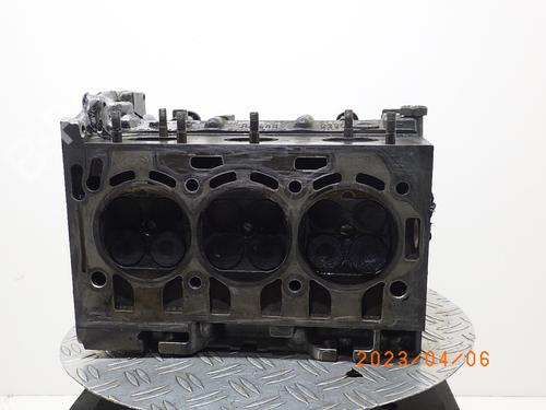 Used Cylinder head VW POLO (9N_, 9A_) 1.2 12V (64 hp) 12351625