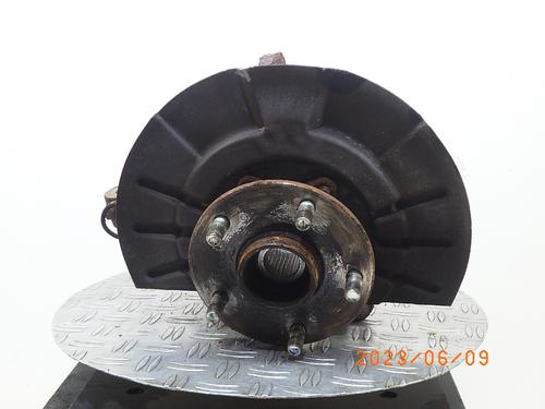 Used Right front steering knuckle SUZUKI GRAND VITARA II (JT, TE, TD) 1.9 DDiS All-wheel Drive (JT419, TD44, JB419WD, JB419XD,... (129 hp) 13488335