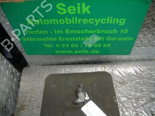 Used Washer pump DACIA LOGAN MCV (KS_) 1.6 16V (KS0L, KS0M, KS0P, KS1S) (105 hp) 14751517