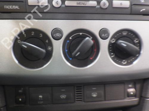 AC Styreenhet / Manøvreringsenhet FORD FOCUS II (DA_, HCP, DP) 1.6 (100 hp) 26291883