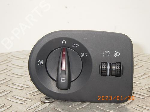 Forlygtekontakt SEAT IBIZA IV (6J5, 6P1) 1.2 (70 hp) 31046701