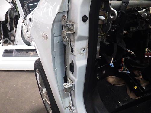 Dørhengsel/Dørstopper RENAULT TWINGO III (BCM_, BCA_) 1.0 SCe 70 (71 hp) 22863928