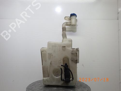 Used Windscreen washer tank VW CADDY III MPV (2KB, 2KJ, 2CB, 2CJ) 1.4 (80 hp) 13874692