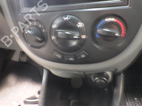 Used Climate control CHEVROLET LACETTI (J200) 1.4 16V (95 hp) 26213746