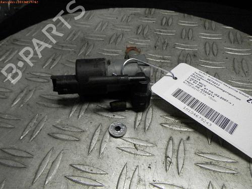 Used Washer pump DACIA LOGAN MCV (KS_) 1.6 (KS0B, KS0D, KS0F) (87 hp) 14752404