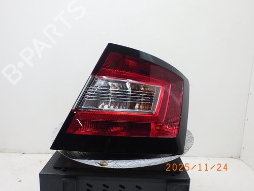 Højre baglygte SKODA FABIA III (NJ3) 1.0 (75 hp) 30553871
