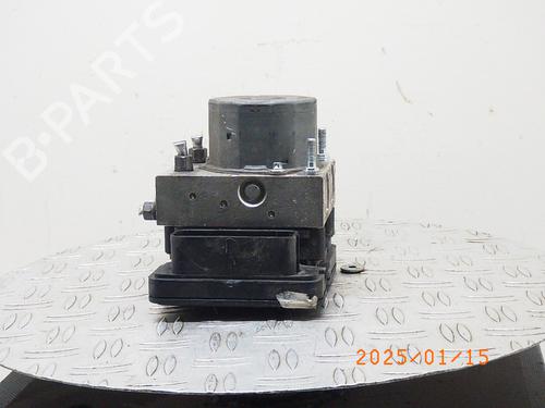 Used ABS pump RENAULT TWINGO III (BCM_, BCA_) 1.0 SCe 70 (71 hp) 22708727