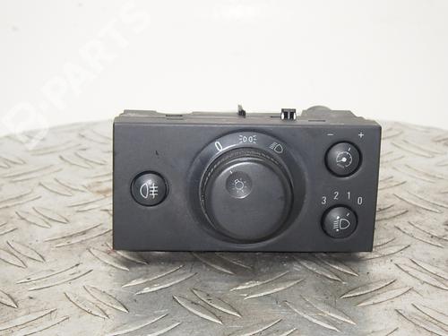 Used Headlight switch OPEL MERIVA A MPV (X03) 1.6 (E75) (87 hp) 9815441