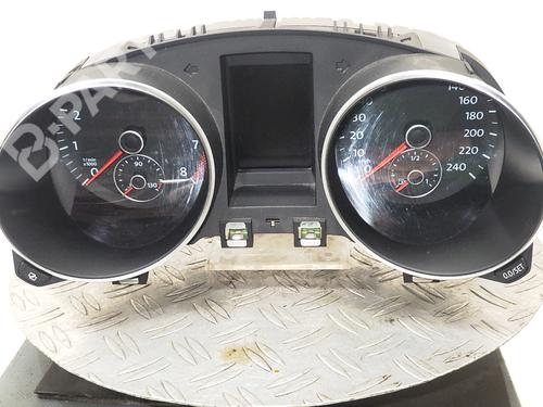 Used Instrument cluster VW GOLF VI (5K1) 1.4 TSI (122 hp) 7864754