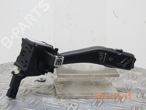 Used Steering column stalk VW GOLF VI (5K1) 1.6 (102 hp) 18069712