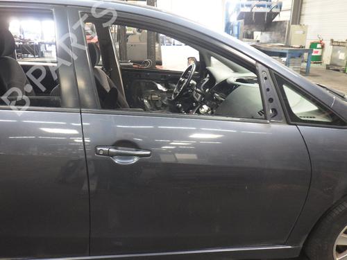 Used Right front door MITSUBISHI GRANDIS (NA_W) 2.0 DI-D (NA8W) (136 hp) 28032768