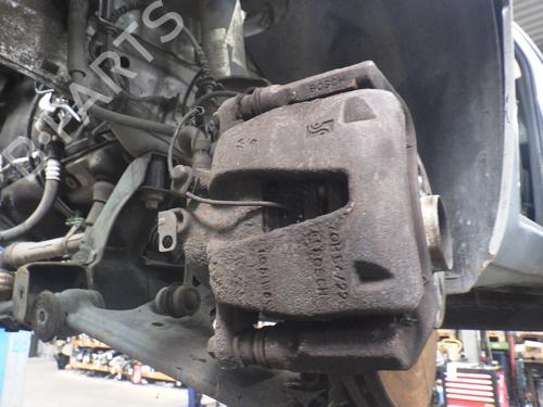Venstre bremsekaliber foran FIAT GRANDE PUNTO (199_) 1.4 (199AXB11, 199AXB1A, 199BXB1A, 199AXL1A) (77 hp) 27684157