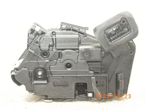 Used Front right lock VW POLO V (6R1, 6C1) 1.2 TSI (90 hp) 23024605