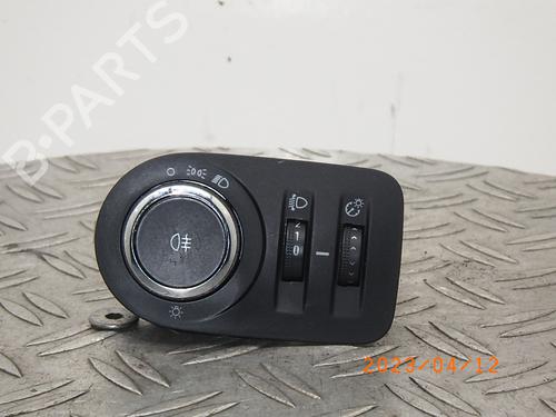 Used Headlight switch OPEL CORSA D (S07) 1.2 (L08, L68) (69 hp) 12470086