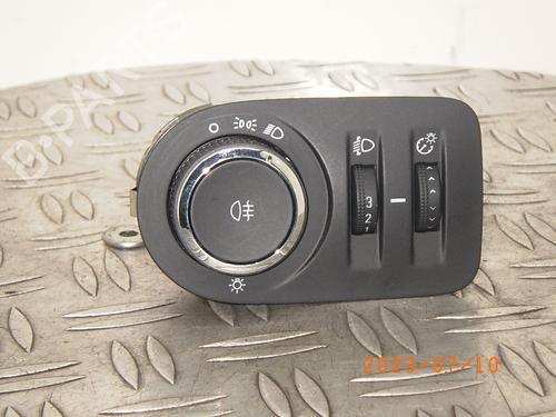 Used Headlight switch OPEL CORSA D (S07) 1.2 (L08, L68) (69 hp) 13711250