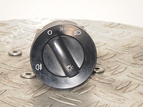 Forlygtekontakt VW POLO IV (9N_, 9A_) 1.2 12V (64 hp) 31046698