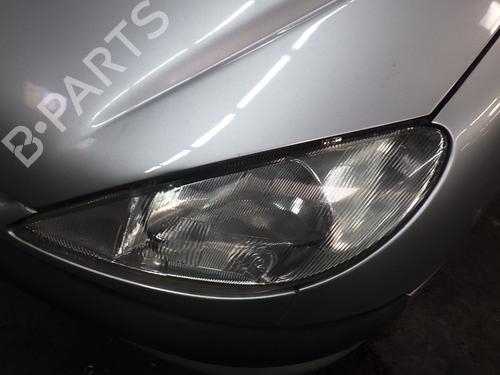 Used Left headlight PEUGEOT 206 Hatchback (2A/C) 1.4 i (75 hp) 21066720