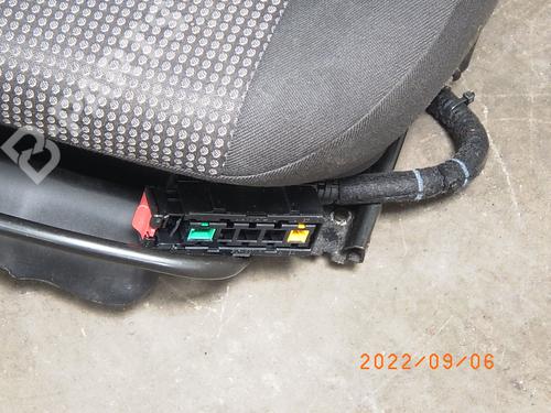 Right front seat OPEL MERIVA A MPV (X03) 1.6 (E75) | BP10388898C16 
