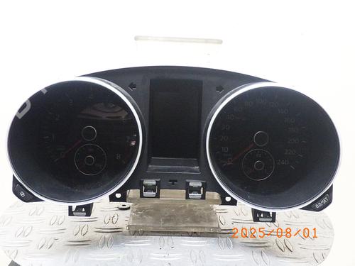 Used Instrument cluster VW GOLF VI (5K1) 1.4 (80 hp) 27837586