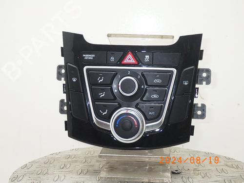 Used Climate control HYUNDAI i30 Estate (GD) 1.4 (101 hp) 19305507