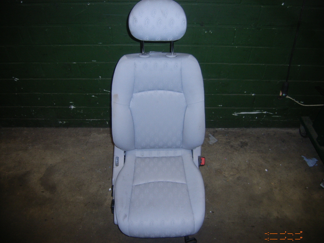 W203 seats Clearance