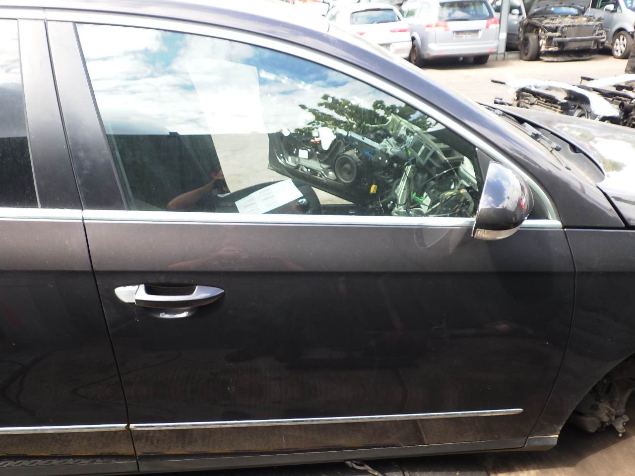 3c5 Latérale droit avant VW PASSAT Variant 2.0 TDI