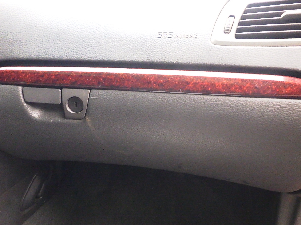 VOLVO V70 2000-2004 MK2 GLOVE BOX