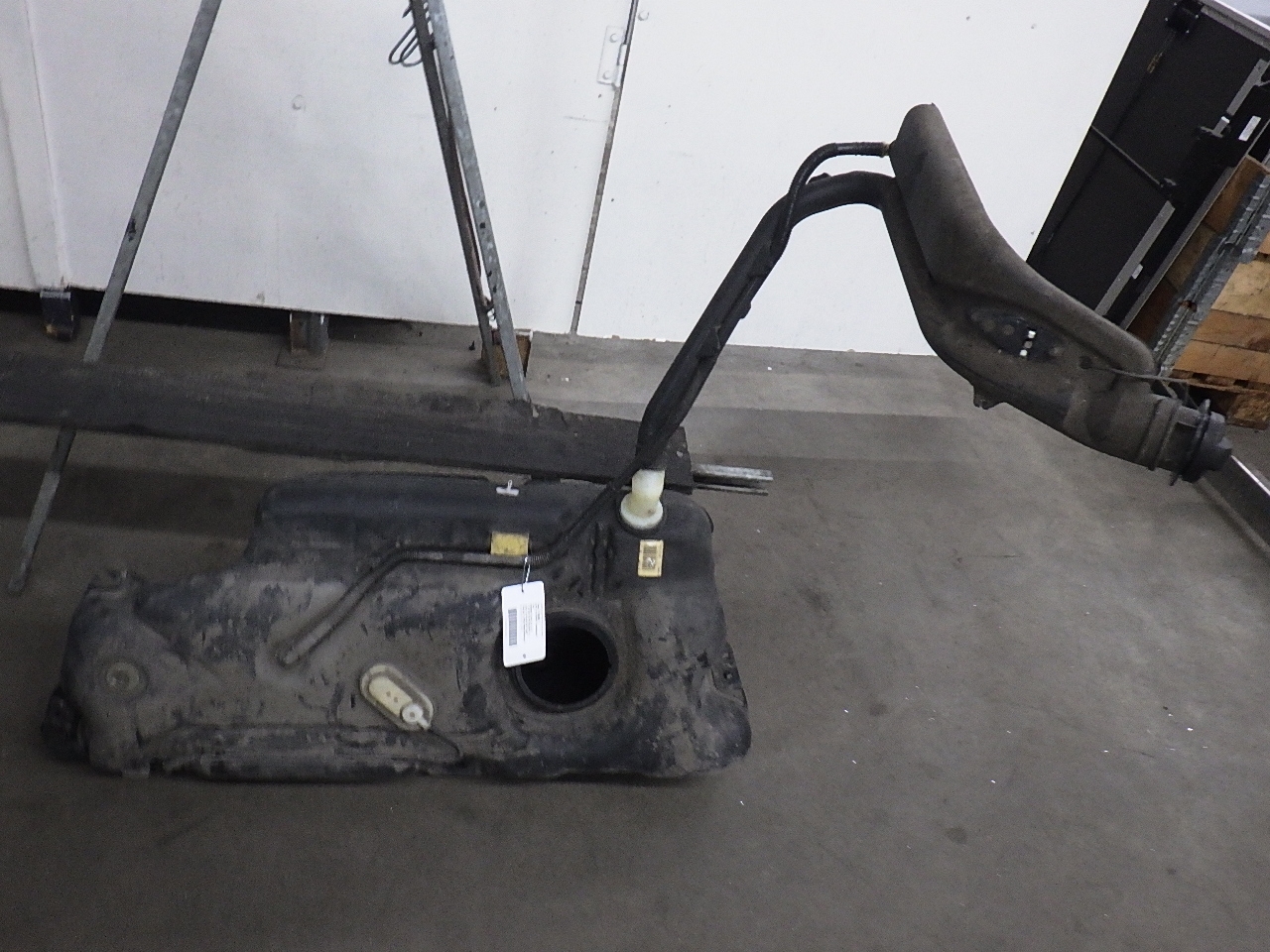 Fuel tank PEUGEOT 208 I (CA_, CC_) 1.2 VTI 82 4913225 BParts