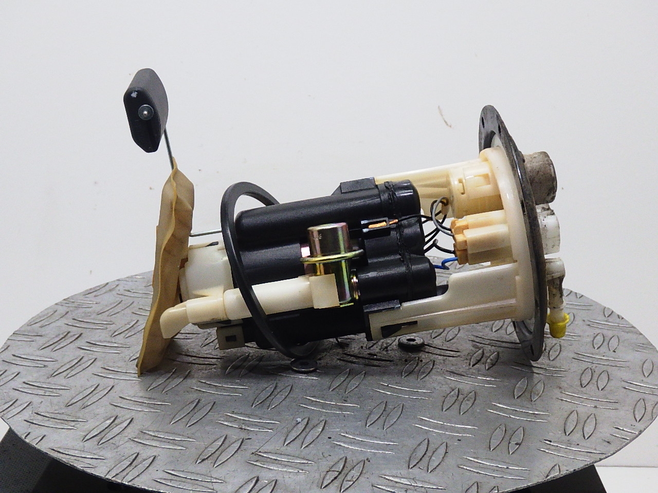 Fuel pump HYUNDAI GETZ (TB) 1.1 9648504 BParts