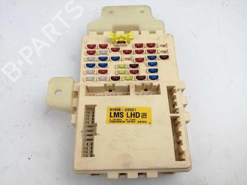 Used Fuse box HYUNDAI ix35 (LM, EL, ELH) 1.7 CRDi (116 hp) 8057218