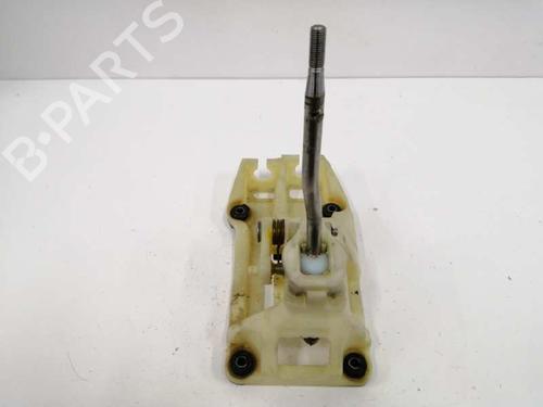 Used Gear lever KIA SPORTAGE II (JE_, KM_) [2004-2011]  7424505