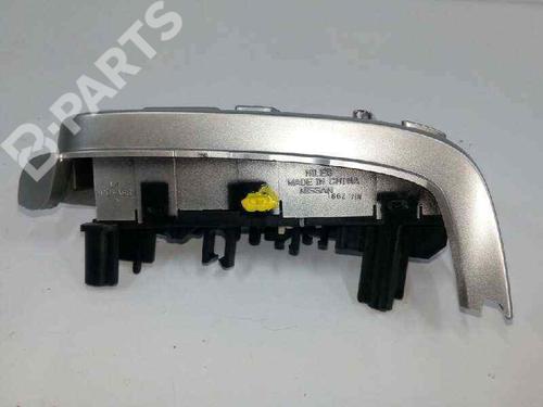 Steering wheel controls NISSAN NOTE (E12)  | BP5157774E15 