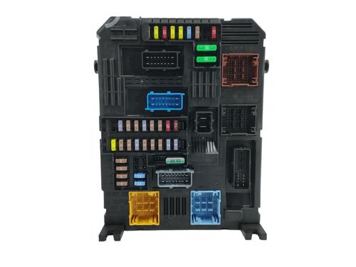 Used Fuse box CITROËN C4 III (BA_, BB_, BC_) 1.2 PureTech 130 (BAHNSA, BAHNSB) (130 hp) 15889490