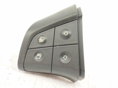 Used Steering wheel controls MERCEDES-BENZ B-CLASS Sports Tourer (W245) B 200 CDI (245.208) (140 hp) 10660733