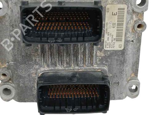 Engine control unit (ECU) FIAT GRANDE PUNTO (199_)  | BP26599565M57 