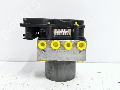 Used ABS pump ABS pump FIAT GRANDE PUNTO (199_) 1.3 D Multijet (199.AXD11, 199.AXD1A, 199.AXD1B,... (90 hp) 35950527 35950527
