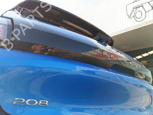 Middle console PEUGEOT 208 II (UB_, UP_, UW_, UJ_) 1.2 PureTech 100 | BP28024707I22 