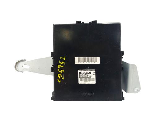 Used Electronic module Electronic module TOYOTA YARIS (_P13_) 1.3 (NSP130_, NSP130) (99 hp) 19635995 19635995