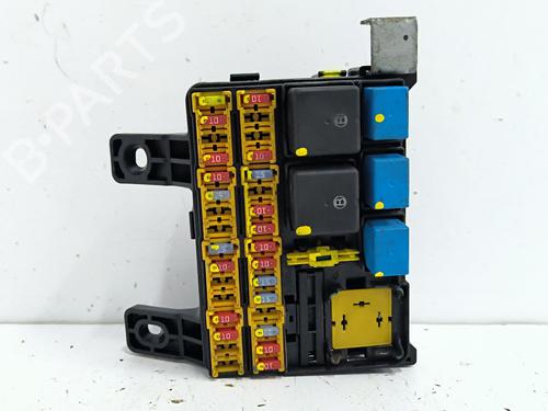 Used Fuse box Fuse box 39617724 39617724