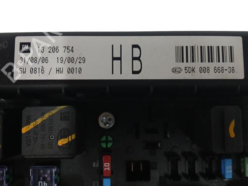 Fuse box OPEL ASTRA H Estate (A04) 1.9 CDTI 16V (L35) | BP19636522E1 