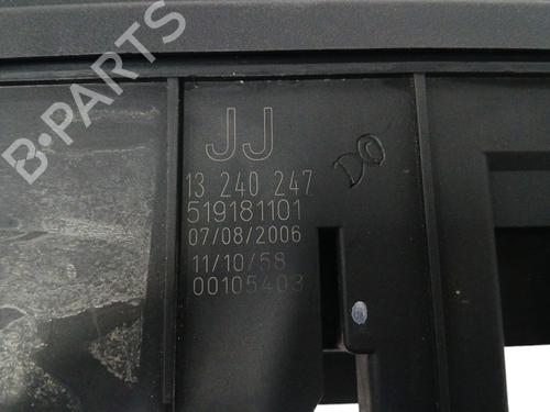 Fuse box OPEL VECTRA C GTS (Z02) 1.9 CDTI (F68) | BP23575833E1