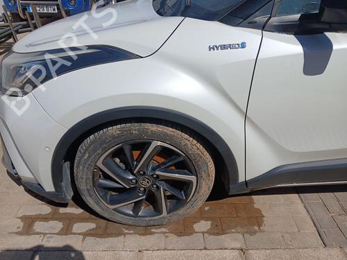 left-front-fenders-toyota-c-hr-_x1_-2016-33605933 main image