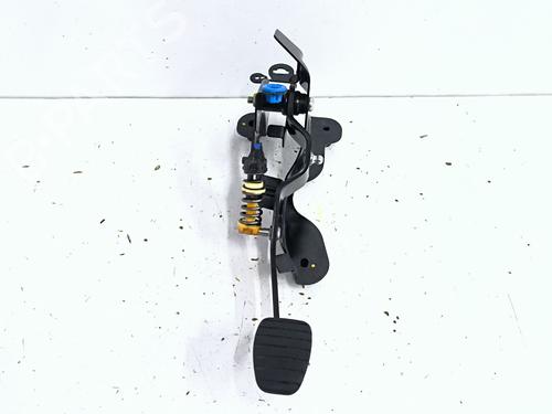Used Clutch pedal Clutch pedal RENAULT FLUENCE (L3_) 1.5 dCi (L30B) (106 hp) 40035902 40035902