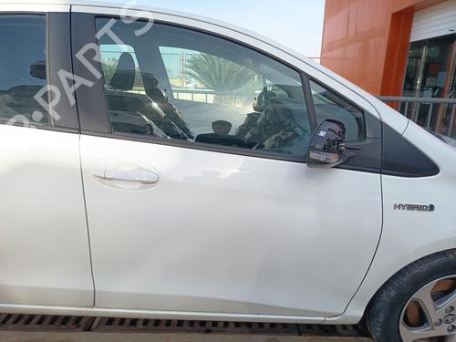 Used Right front door TOYOTA YARIS (_P13_) 1.5 Hybrid (NHP130_, NHP130) (101 hp) 31611644