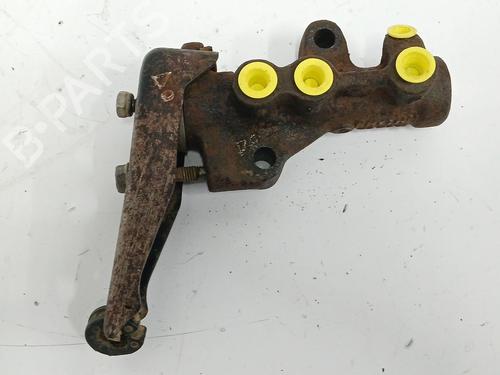 Used Brake master cylinder NISSAN TERRANO II (R20) 2.7 TD 4WD (101 hp) 29370396