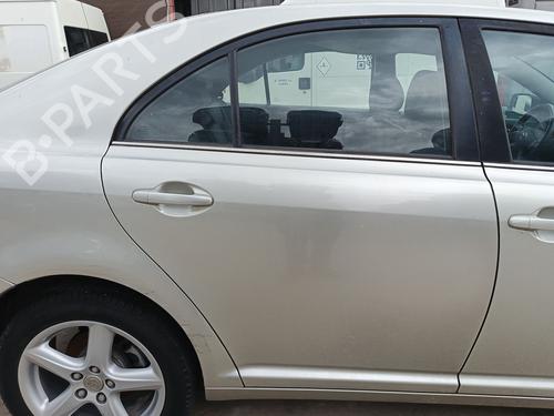 Dør højre bagtil Dør højre bagtil TOYOTA AVENSIS (_T25_) 2.2 D-4D (ADT251_, ADT251R) (150 hp) 35775987 35775987