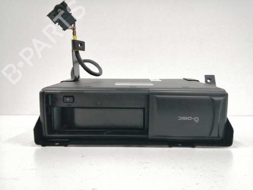 Used Radio VW TOUAREG (7LA, 7L6, 7L7) 5.0 V10 TDI (313 hp) 6142607